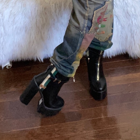 Spring boots - Picture 2 of 3